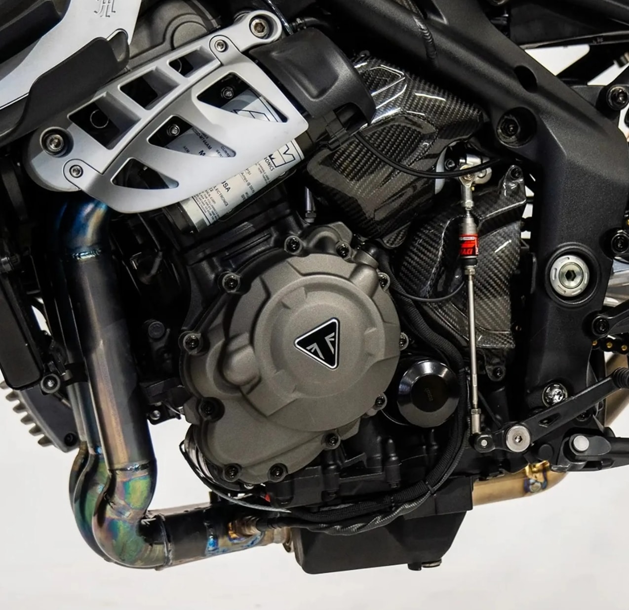 Ta maszyna nie powinna istnieć. Wzięli 180-konny motocykl i go turbodoładowali