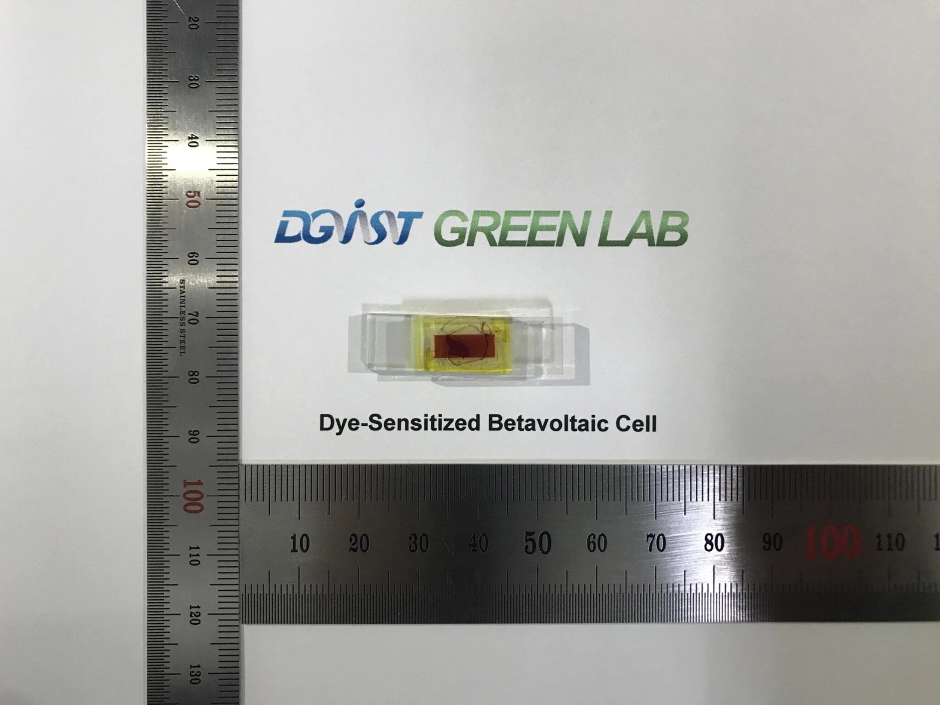 Radioaktywny przełom w świecie elektroniki. Bateria, której nigdy nie trzeba ładować?