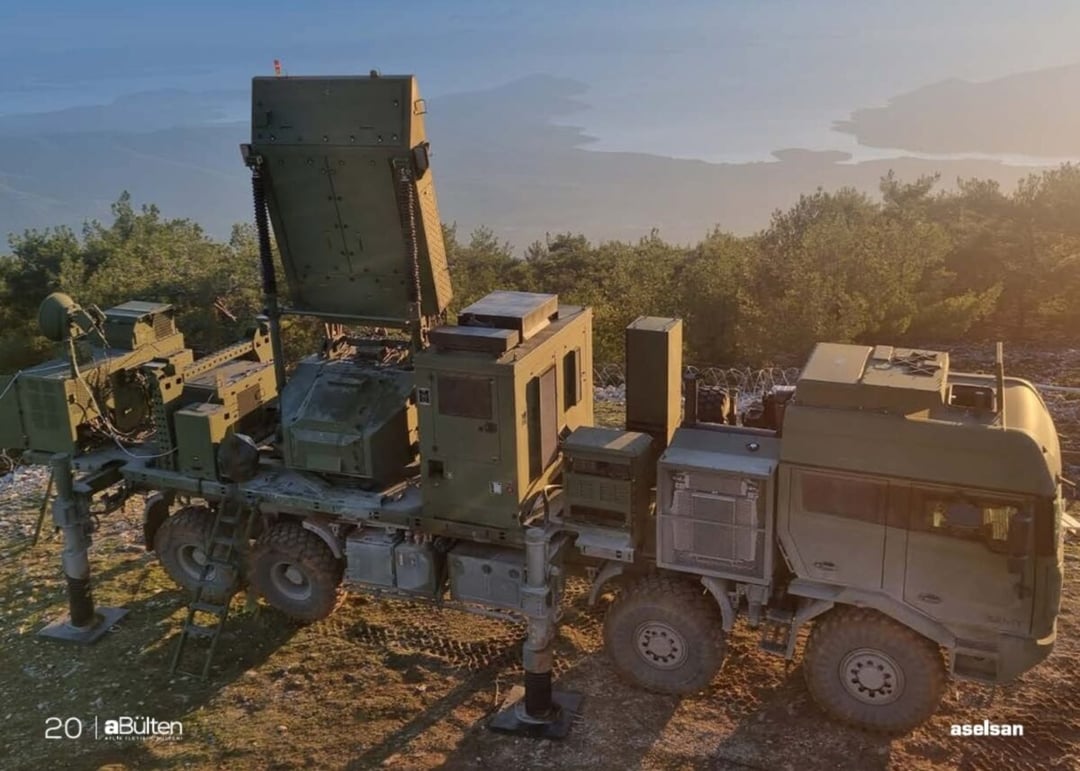 Tylko 15 minut i dwóch żołnierzy. Ten radar wykryje ponad 1000 celów jednocześnie