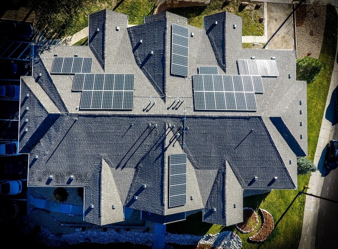 Panele słoneczne 1300 razy oszczędniejsze w materiałach. Niemiecki instytut zaskoczył świat