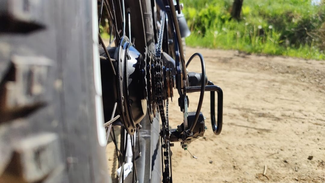 Bez brudu i bez problemu. Smarowanie łańcucha rowerowego nabiera nowego wymiaru