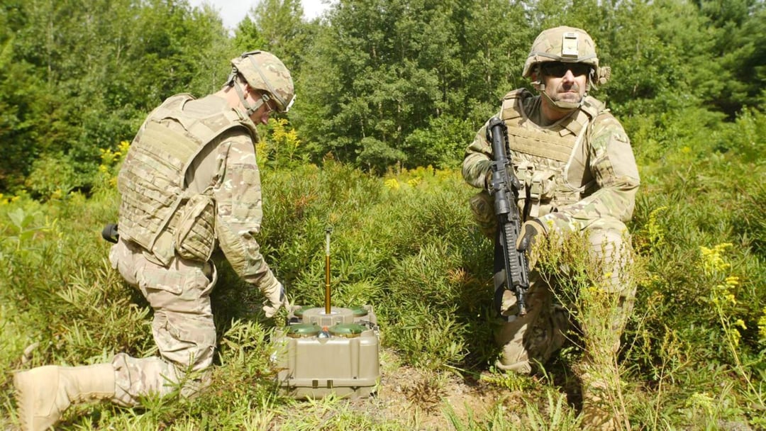 Po co komu śmigłowce i samoloty na wojnie? MATRIX wywraca wojskowy stolik