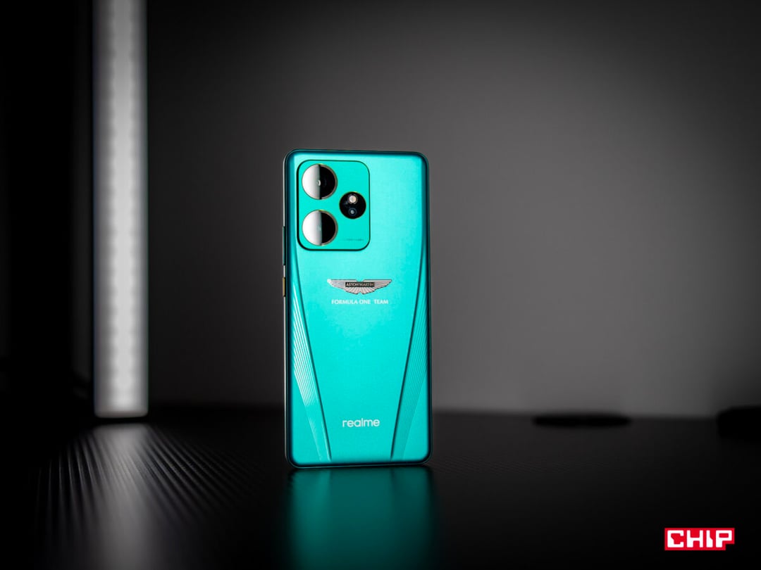 Rozpakowałem realme GT7 Dream Edition – pięknie zrobiony zestaw. Tak po prostu