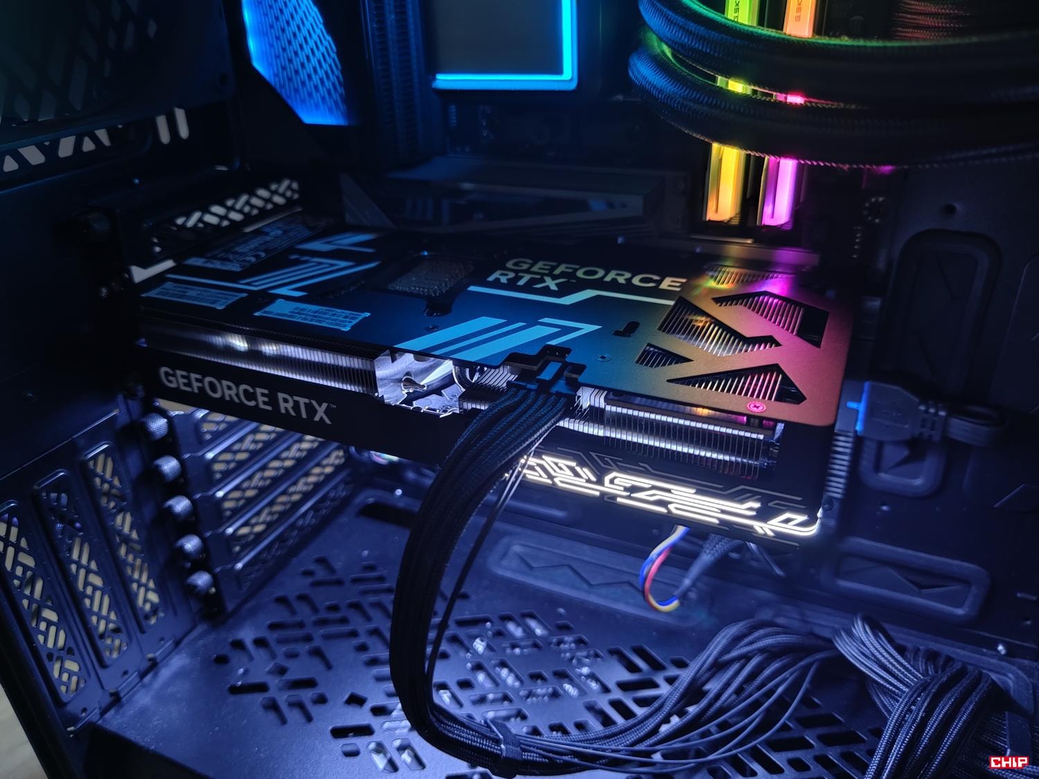 Test KFA2 GeForce RTX 5070 1-Click OC