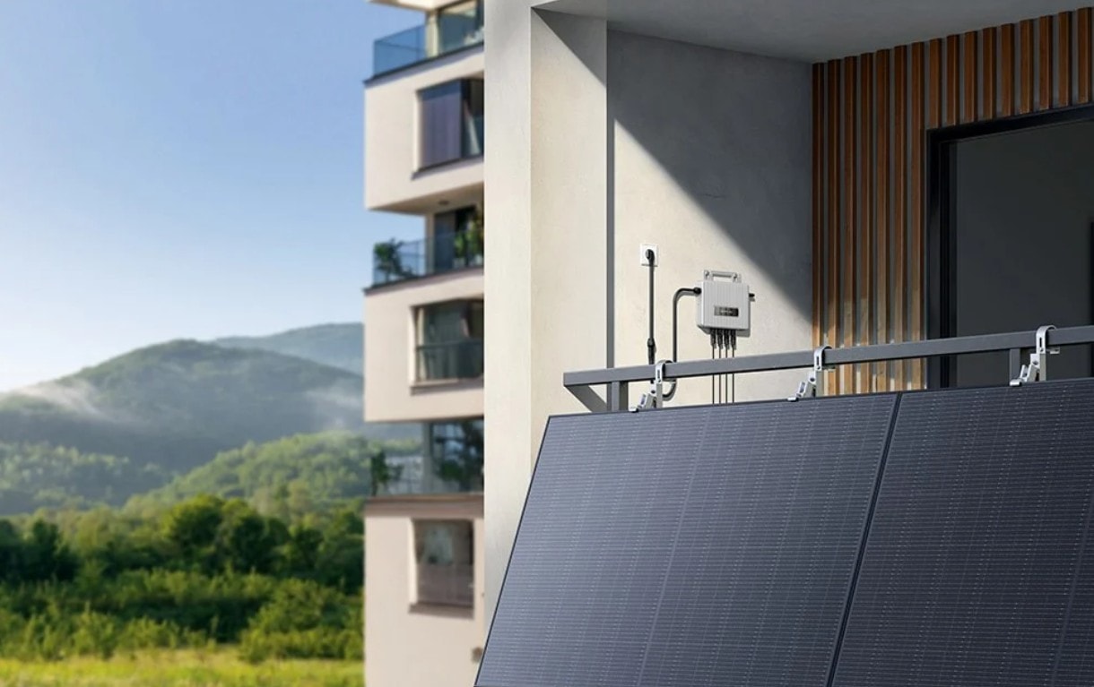 Fotowoltaika na balkonach, a nie dachach. Miniaturowe instalacje paneli słonecznych to strzał w dziesiątkę