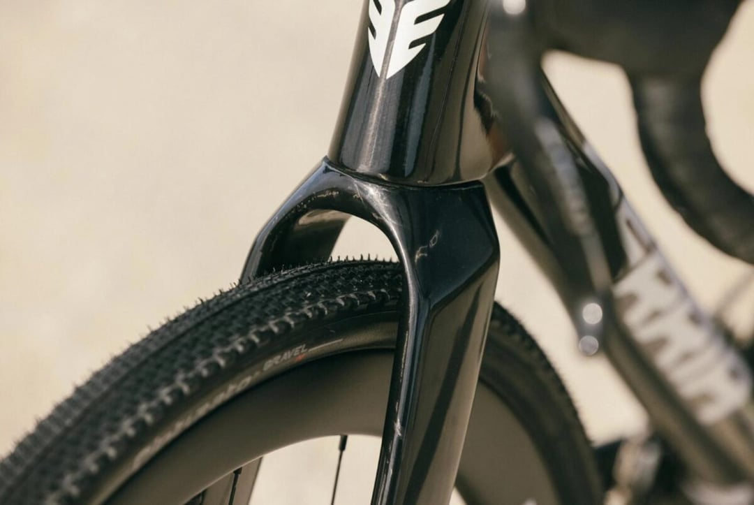 Nowy gravel Berria Naii szokuje wagą poniżej 8 kg. System Softex to tajemnica sukcesu