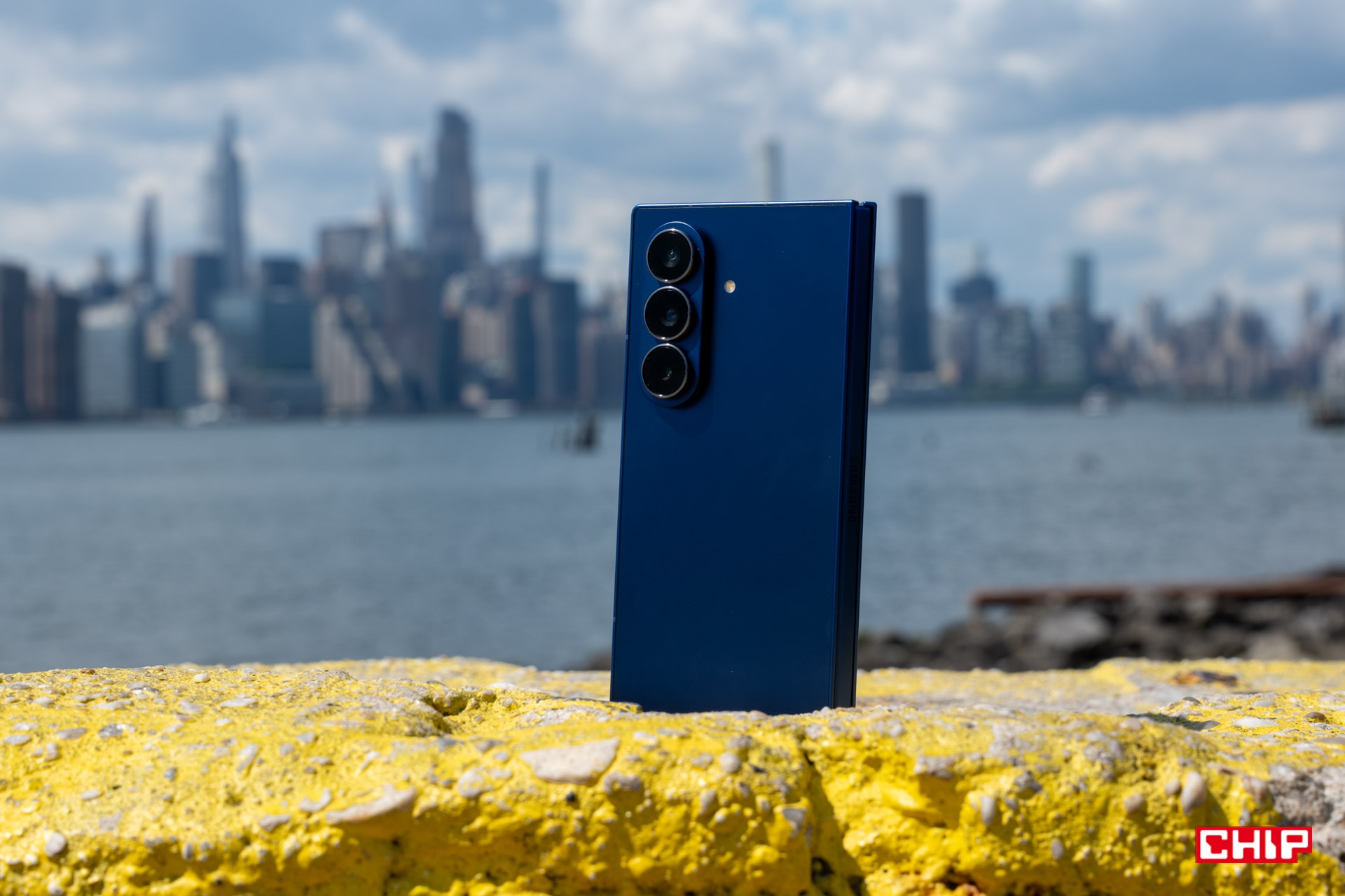 To się nazywa skok! 12 tysięcy składanych smartfonów Samsunga skradzionych