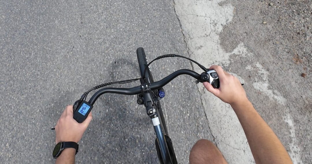 Test Touroll MA2. Trudno uwierzyć, że ten elektryczny rower jest tak tani