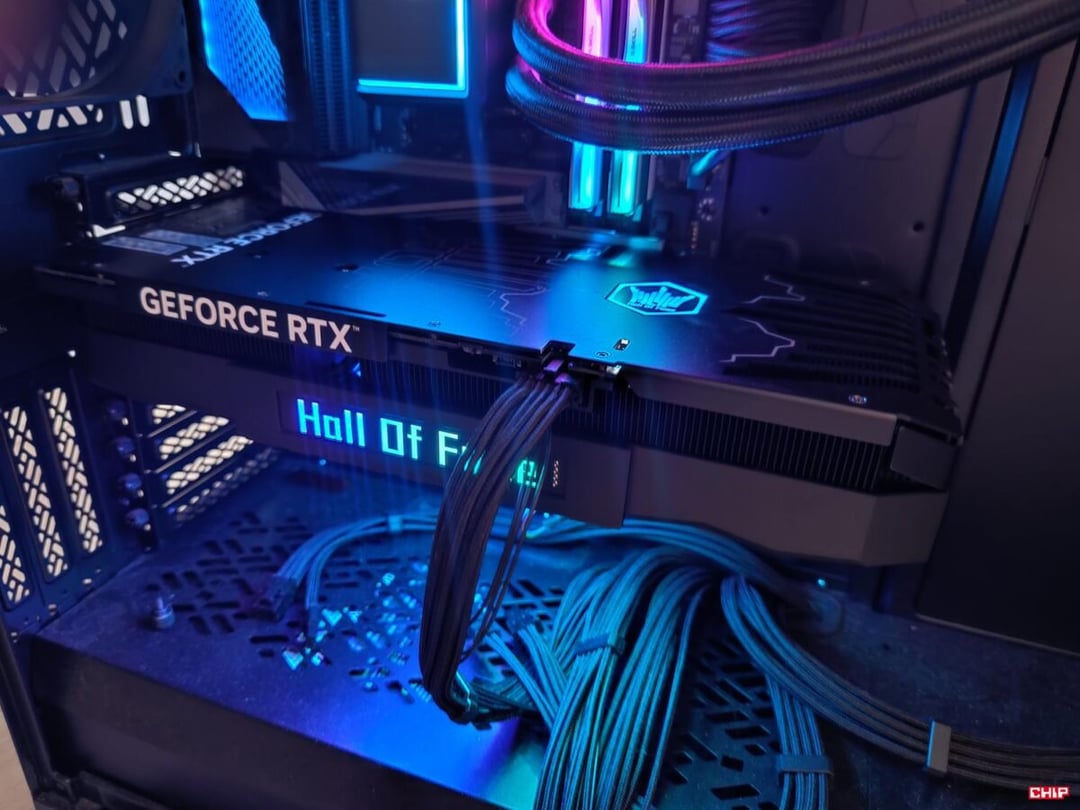 Test KFA2 GeForce RTX 5070 Ti HOF Gaming