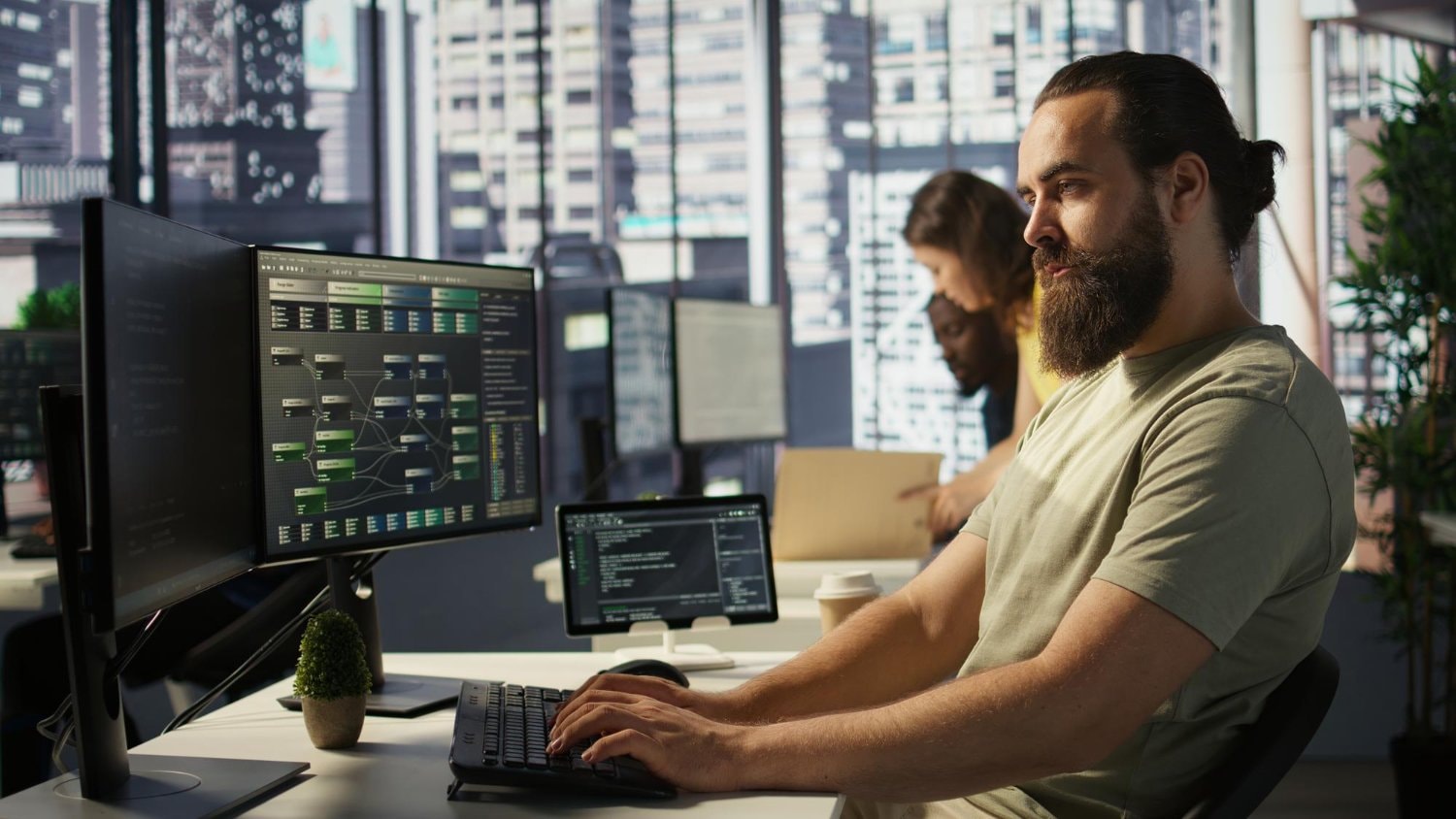 Programista czy prompt engineer? Najbardziej perspektywiczne zawody IT, które kształtuje sztuczna inteligencja