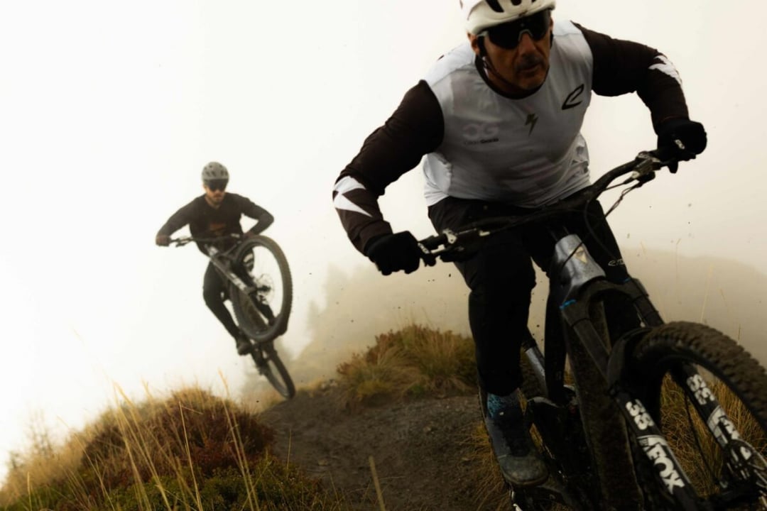 Droższy od Twojego samochodu i wart każdej złotówki. Ten e-MTB od Gianta ma funkcje, o których inni mogą tylko pomarzyć