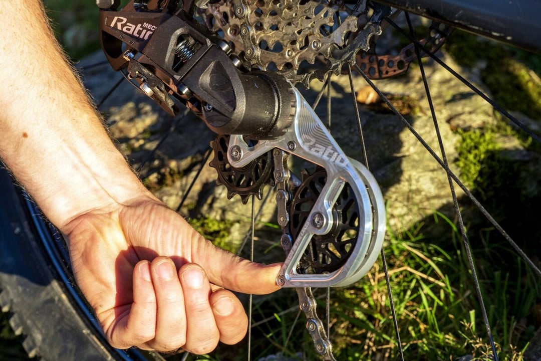 SRAM i Shimano mają się chować. Ta nowa przerzutka jest niczym rowerowy Święty Graal