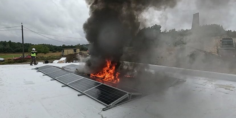 Przyjechali strażacy i podpalili panele słoneczne. Ten problem może dotknąć każdego