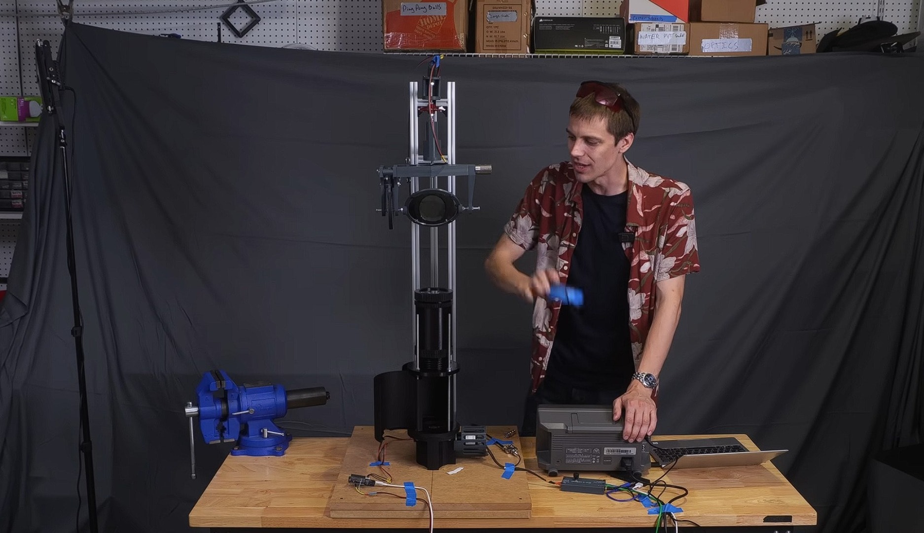 Zobacz, jak porusza się światło. To nagranie zawstydza naukowców, a trafiło na YouTube