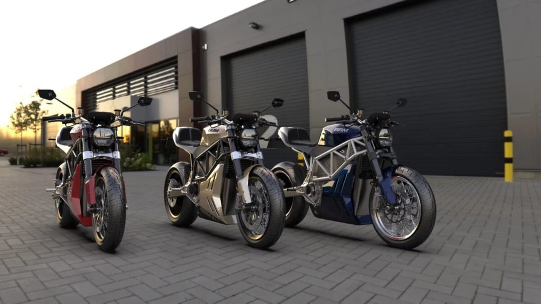 Elektryczny motocykl z zasięgiem 220 km i błyskawicznym ładowaniem. Hiszpańska nowość wchodzi do gry w 2026 roku