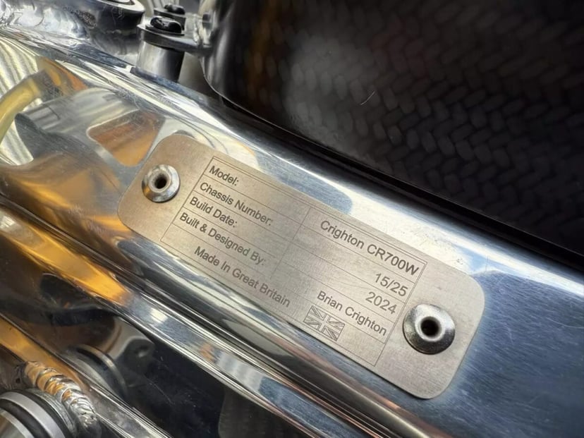 Lekki, a potężny. Najbardziej szalony motocykl z silnikiem Wankla właśnie trafił na sprzedaż