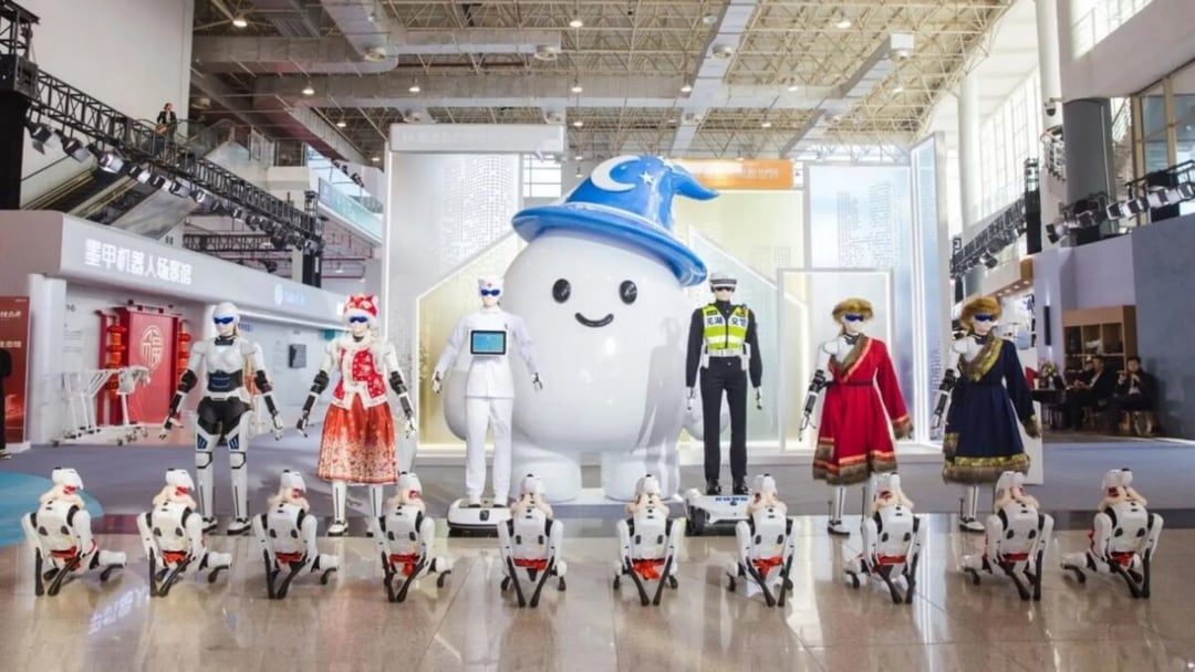 Producent aut zaskoczył całkowicie nowym biznesem. Jego roboty humanoidalne już działają na trzech kontynentach