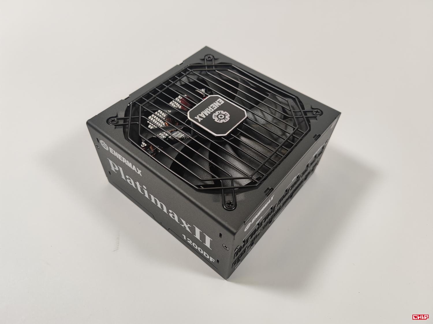 Krótki test zasilacza Enermax PlatimaxII 1200DF. Dobra konstrukcja w atrakcyjnej cenie