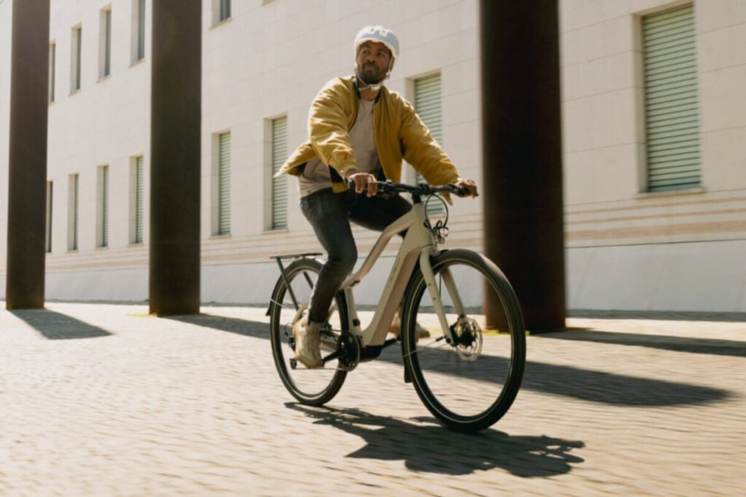 Pierwszy taki miejski rower w historii. Jego napęd zadaje proste pytanie – czy to już nie przesada?