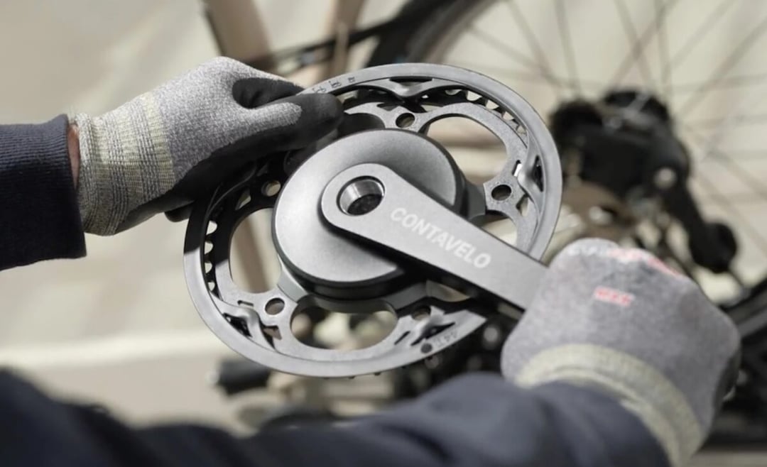 Dwa biegi bez przedniej przerzutki. Ten korpus może odmienić składaki i małe rowery miejskie