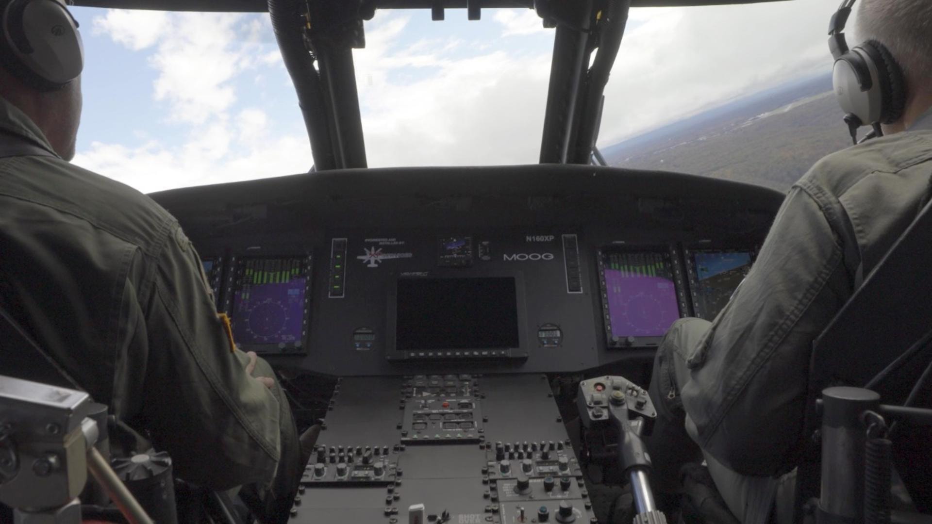 Autopilot w helikopterze robi rzeczy niemożliwe dla człowieka. Armia pokazała nagranie