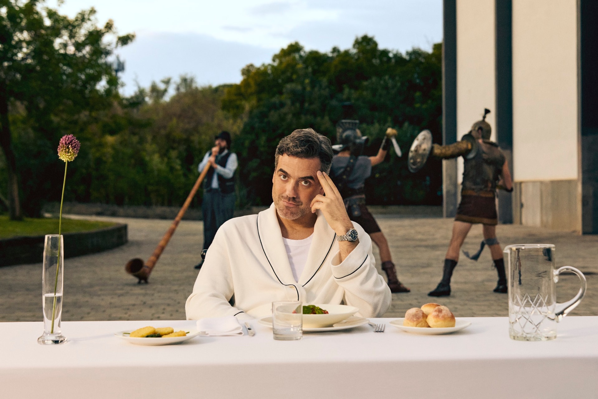 Szwajcarska precyzja i brytyjski dowcip. Nowa kampania marki Tissot wyznacza kierunek dla współczesnego dżentelmena