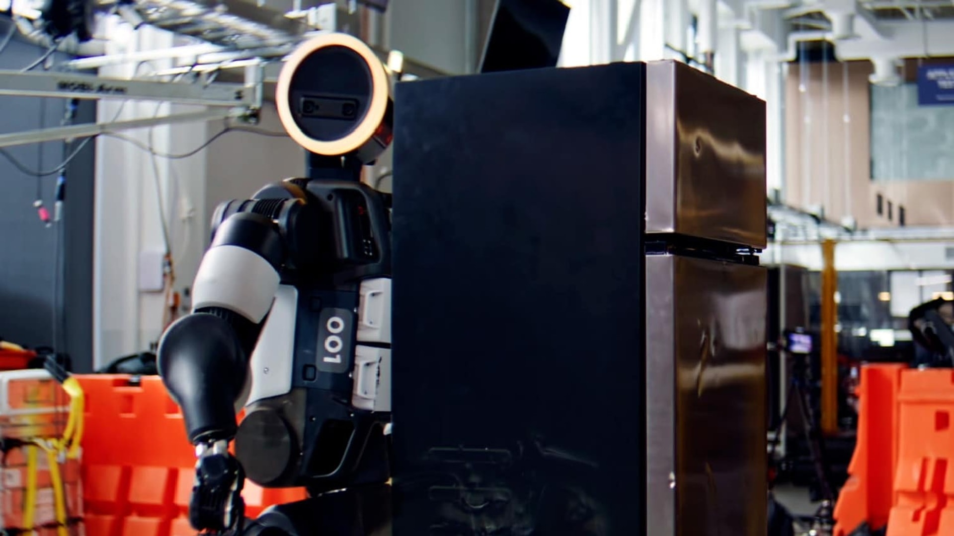Przełom w robotyce humanoidalnej. Atlas od Boston Dynamics nosi ciężkie ładunki ważące ponad 100 kg!