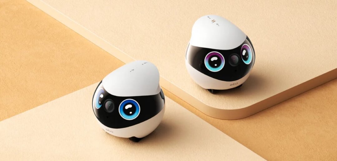 EBO Mini zmienia monitoring w zabawę. Uroczy robocik sprawdzi, co dzieje się w domu i jeszcze zabawi kota