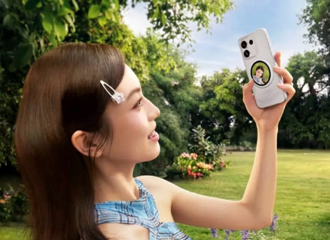 Dodatkowy ekran w smartfonie? Nie musisz kupować flagowca Xiaomi, wystarczy ten gadżet Oppo