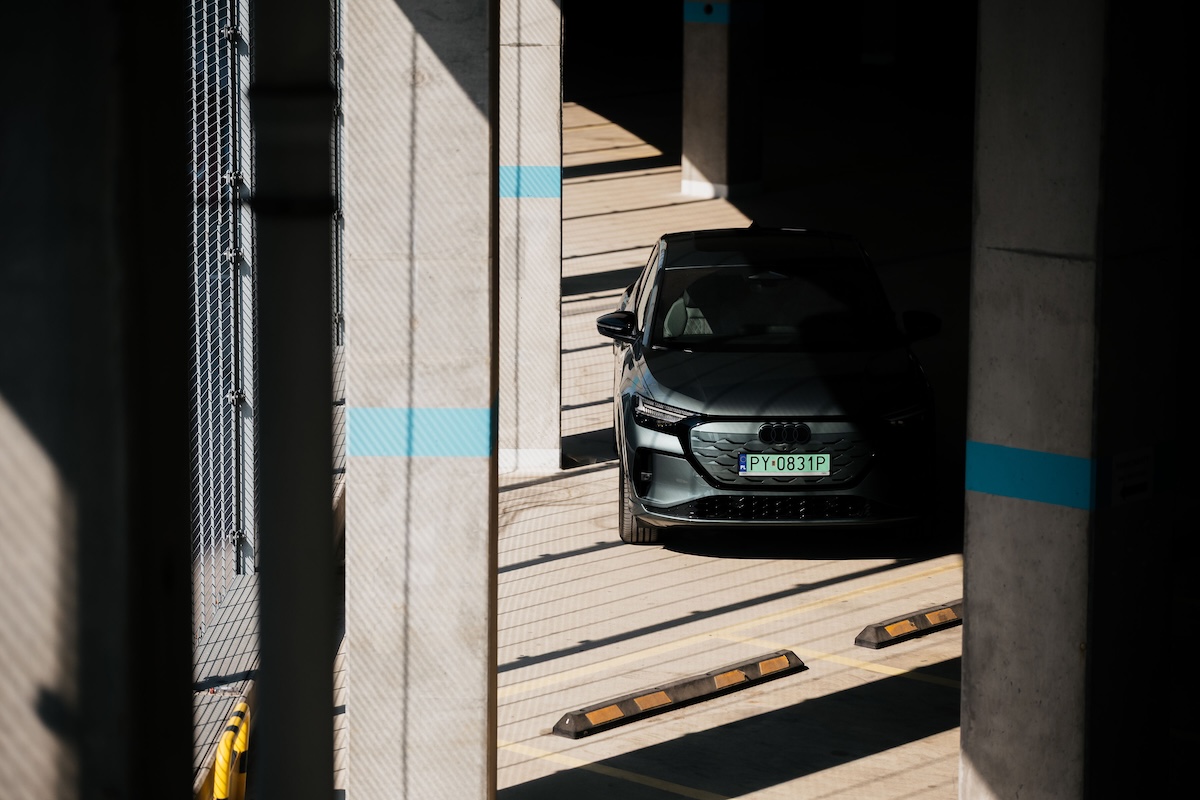 Pierwsza jazda nowym Audi Q4 e-tron. Ten elektryk już raz podbił Polskę — pora na powtórkę?