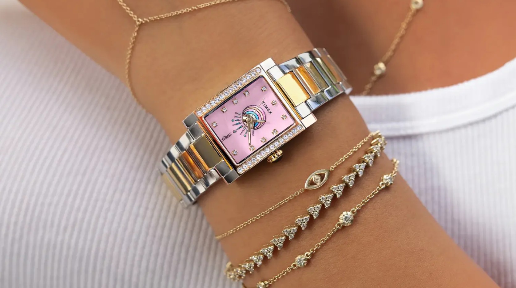Magia różowego kwarcu. Timex i Jacquie Aiche prezentują prostokątne modele Éclat