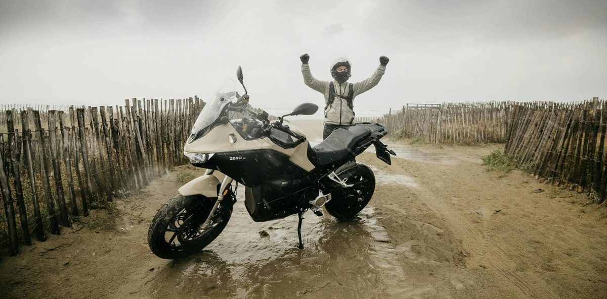 436 km na jednym ładowaniu. Nie uwierzysz, jak elektryczny motocykl pobił poprzedni rekord