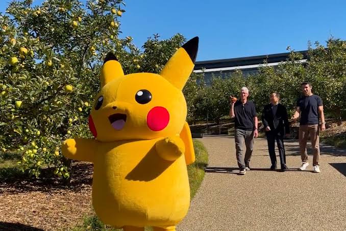 Pikachu odwiedza Apple Park