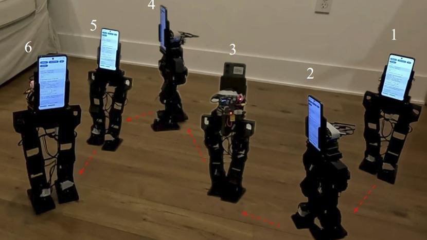 Ten niewielki robot może używać starego smartfona, jako własny mózg